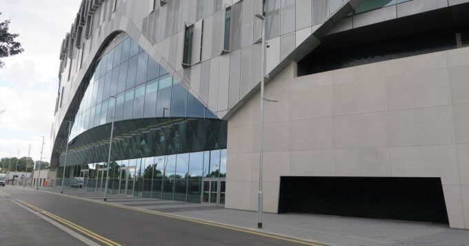 Pronóstico Tottenham vs Coventry: entrada este del Tottenham Hotspur Stadium en Londres