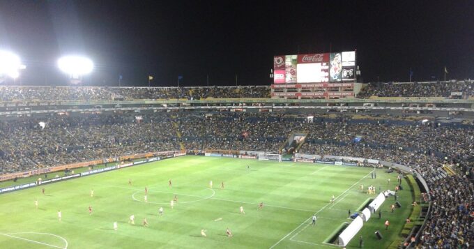 Pronóstico Tigres vs León: el Estadio Universitario de la UANL en noche de partido