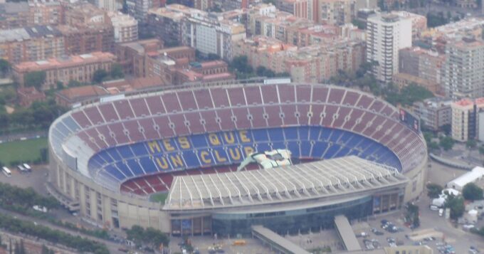 Pronóstico Barcelona vs Real Madrid: vista aérea del Camp Nou en Barcelona