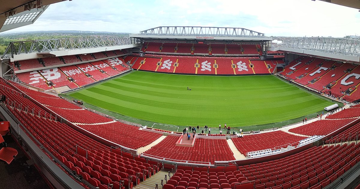 Pronóstico Liverpool vs Arsenal: vista panorámica de Anfield desde la tribuna principal